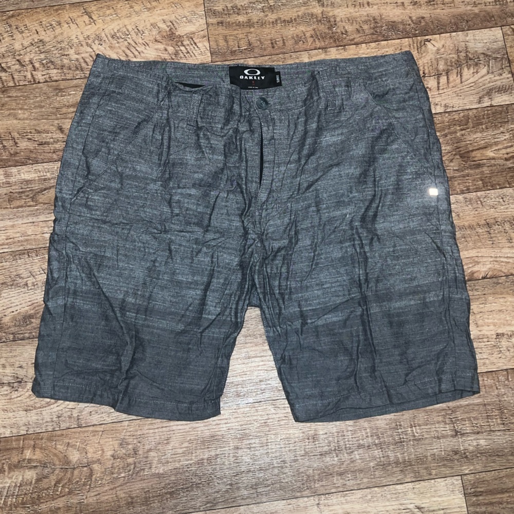 Gray men’s Oakley shorts